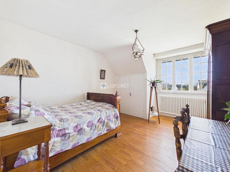 Maison - 157 m² - 9 pièces