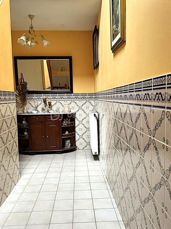 Maison traditionnelle - 166 m² - 9 pièces