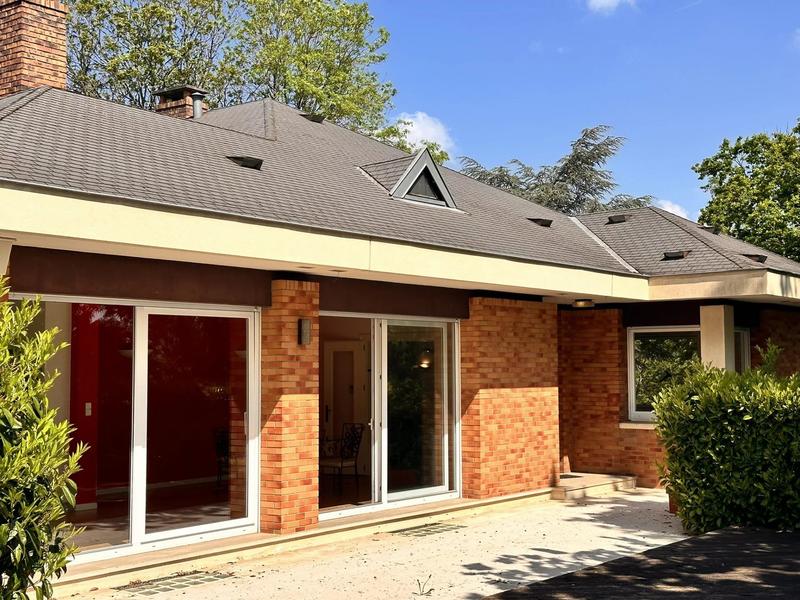 Maison - 240 m² - 6 pièces