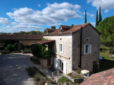 Maison - 380 m² - 11 pièces