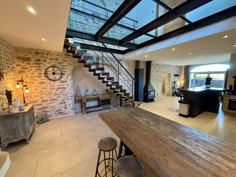 Mas - 185 m² - 5 pièces