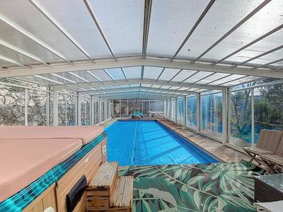 Villa - 206 m² - 6 pièces