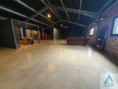 Local commercial - 400 m² - 6 pièces