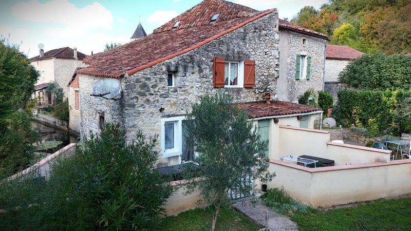 Maison - 237 m² - 10 pièces