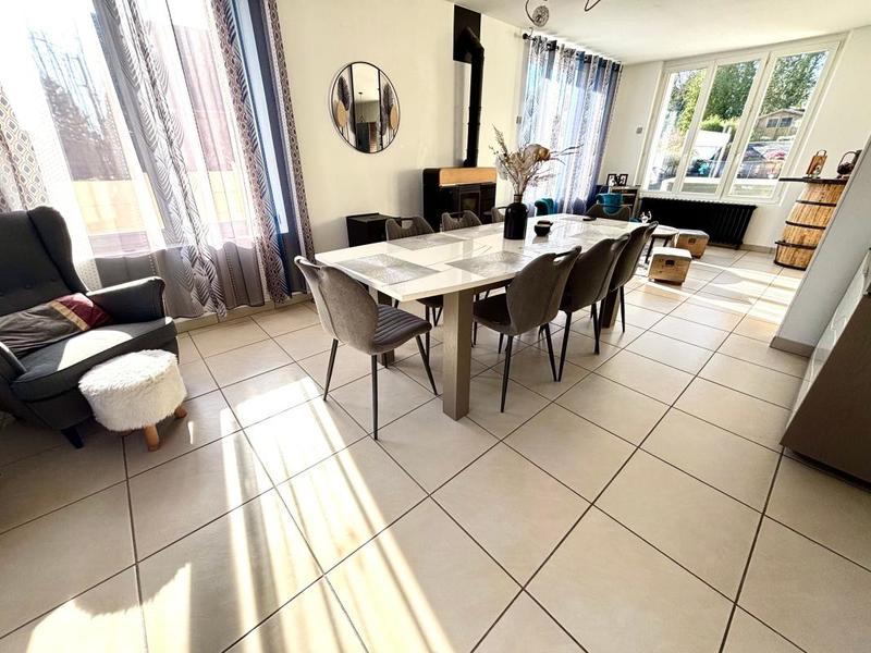 Maison - 220 m² - 8 pièces