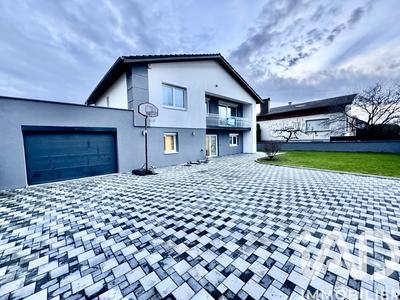 Maison - 162 m² - 6 pièces