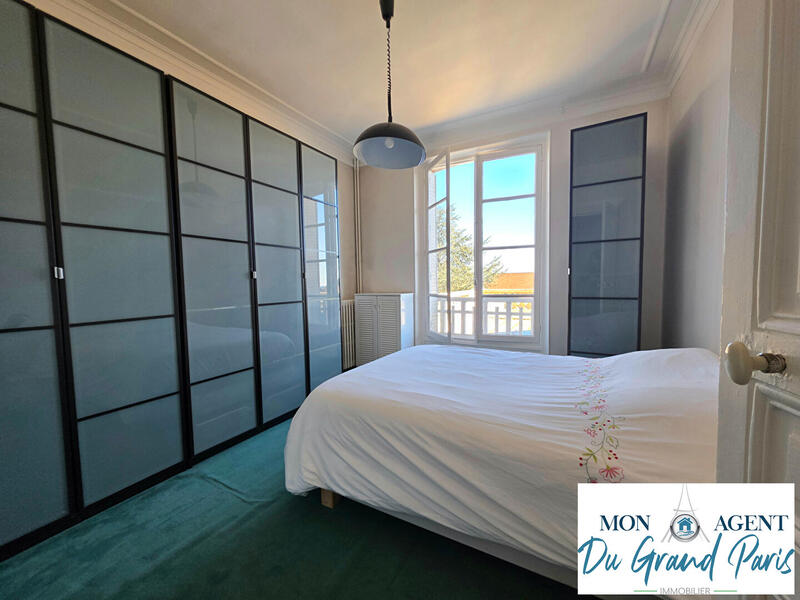 Maison - 300 m² - 9 pièces