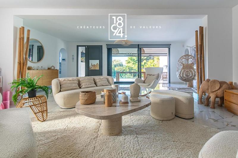 Maison - 180 m² - 5 pièces