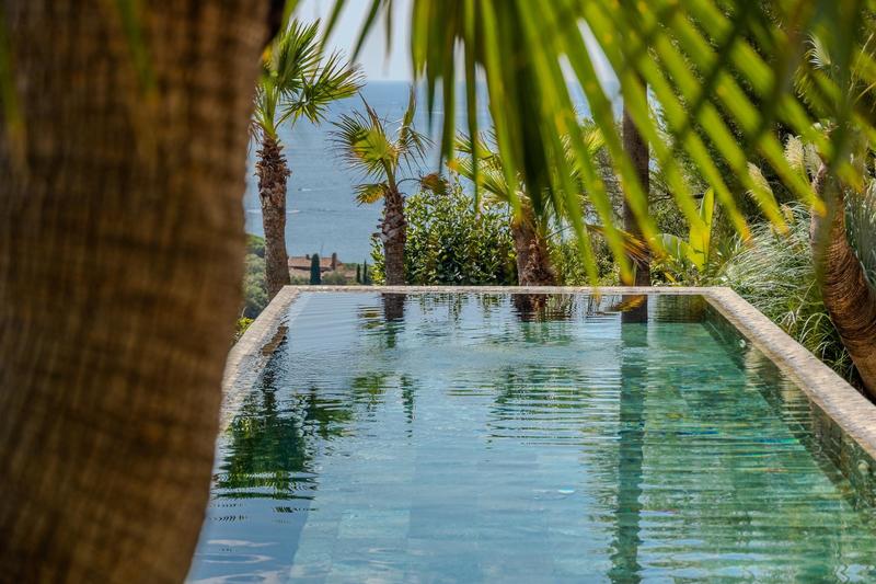 Maison - 359 m² - 10 pièces