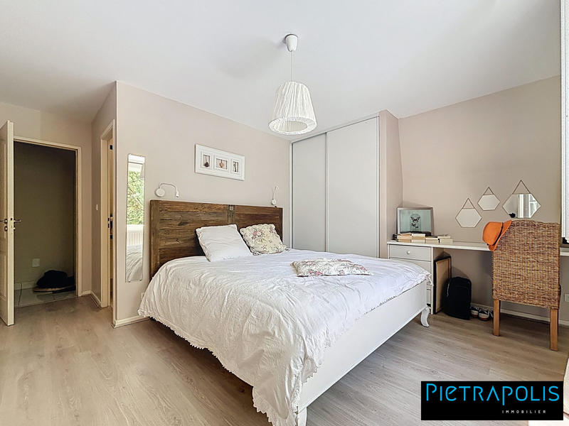 Villa - 244 m² - 7 pièces