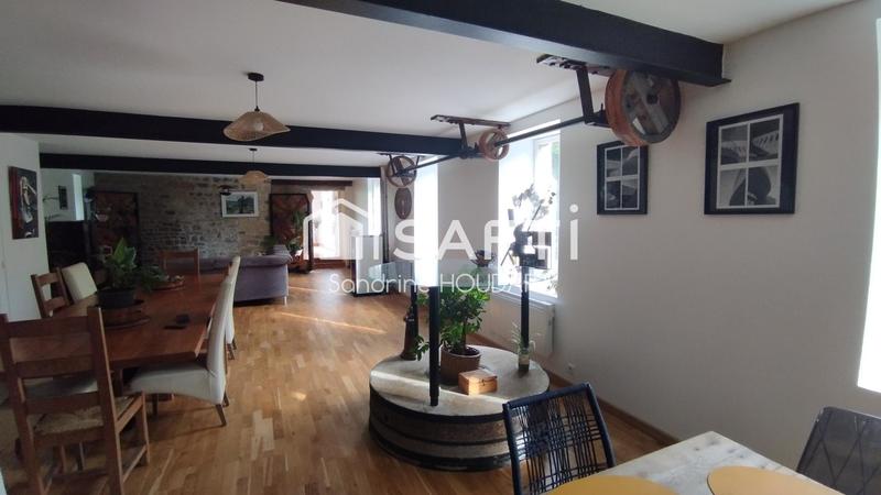 Maison - 330 m² - 11 pièces