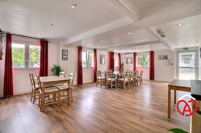 Local commercial - 300 m² - 7 pièces