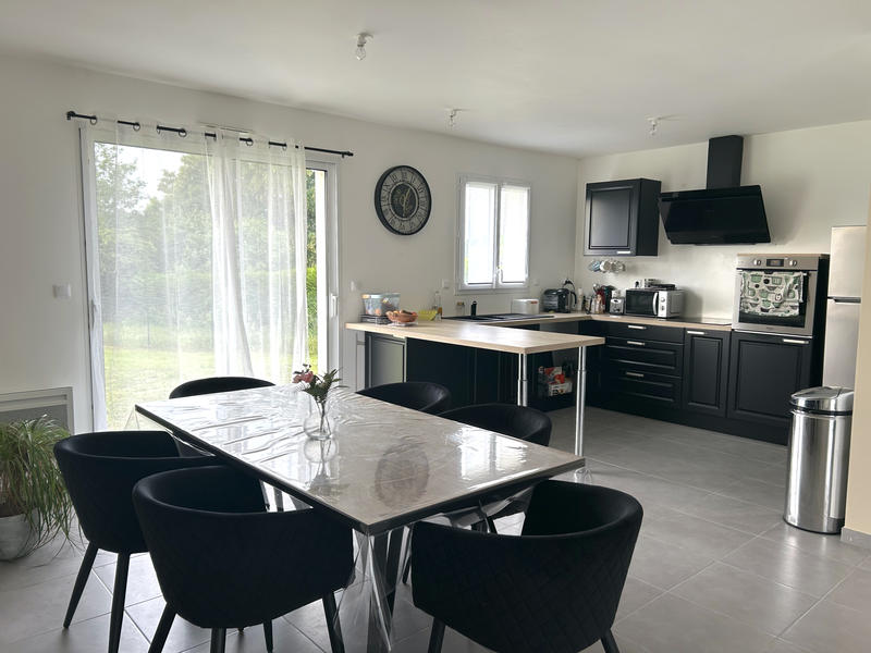 Maison - 90 m² - 4 pièces