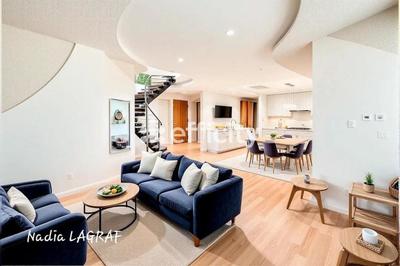 Appartement - 121 m² - 6 pièces