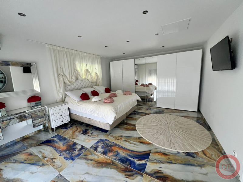 Maison - 177 m² - 6 pièces