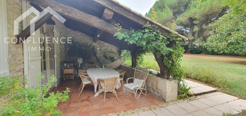 Maison - 270 m² - 9 pièces