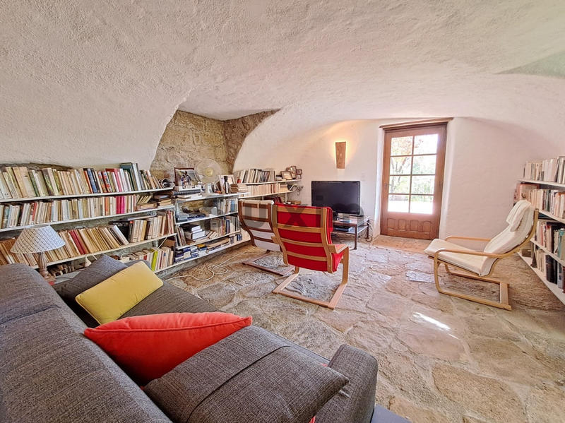 Mas - 217 m² - 9 pièces