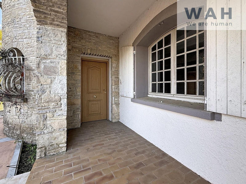 Maison - 390 m² - 13 pièces