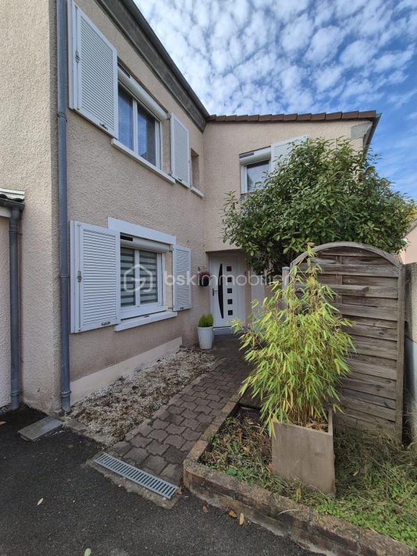 Maison - 102 m² - 6 pièces