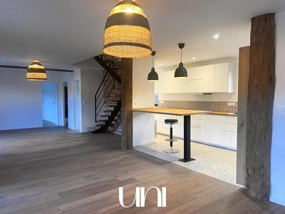 Maison - 205 m² - 7 pièces