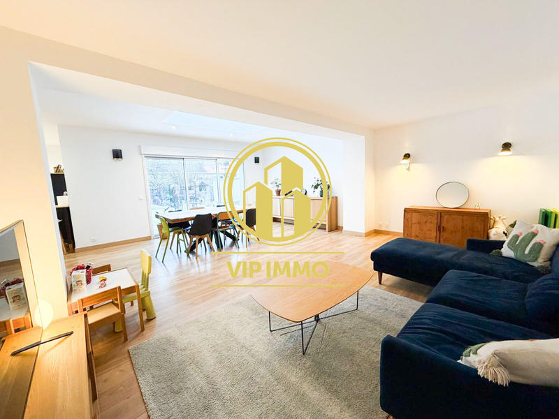 Maison - 142 m² - 8 pièces