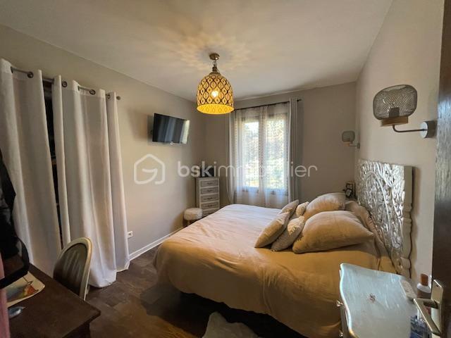 Villa - 200 m² - 10 pièces