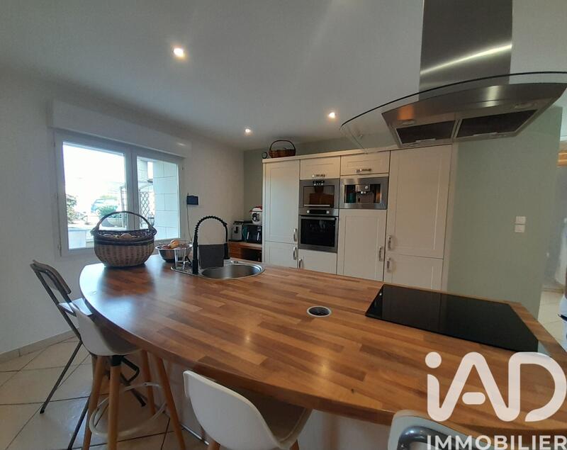 Maison - 228 m² - 6 pièces