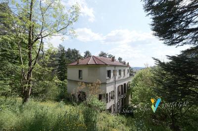 Maison - 427 m² - 17 pièces