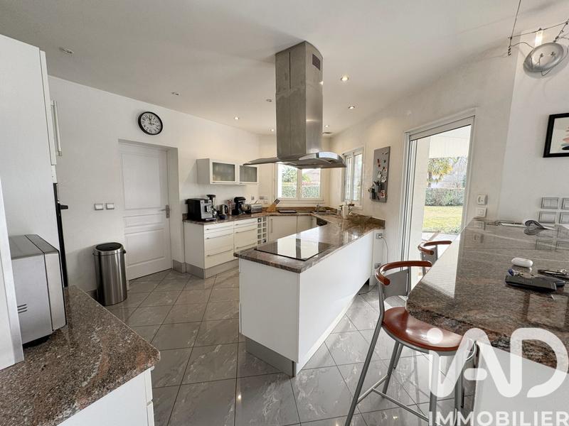 Maison - 200 m² - 5 pièces