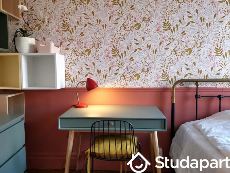 Chambre - 12 m² - 1 pièce