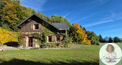 Maison - 180 m² - 9 pièces