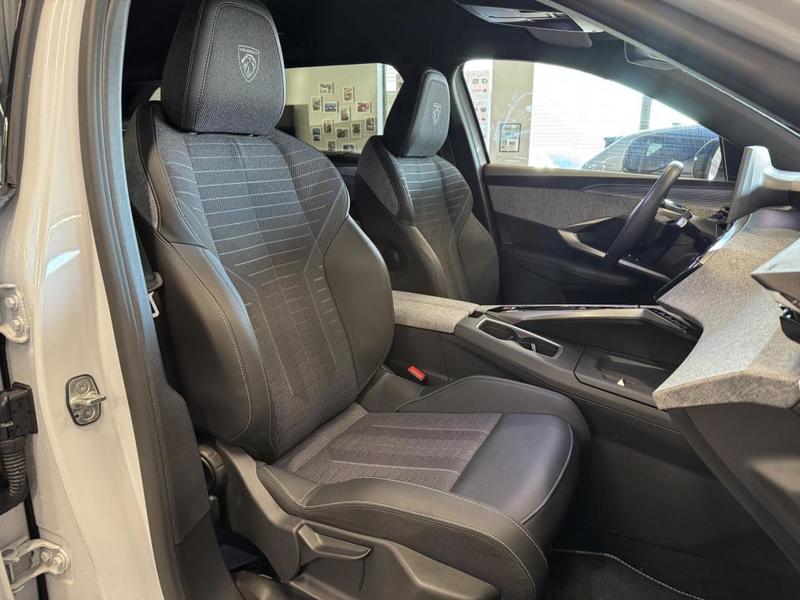 Peugeot 5008 1.2i Hybrid -145 - Bv e-Dcs6 Gt / Garantie 12 Mois