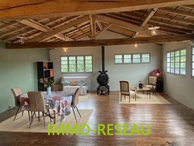 Maison - 285 m² - 8 pièces