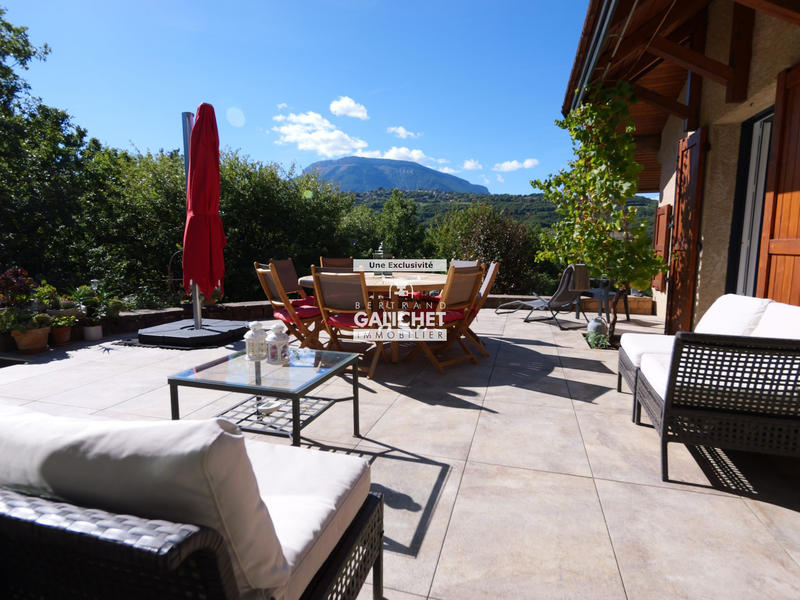 Maison traditionnelle - 155 m² - 5 pièces