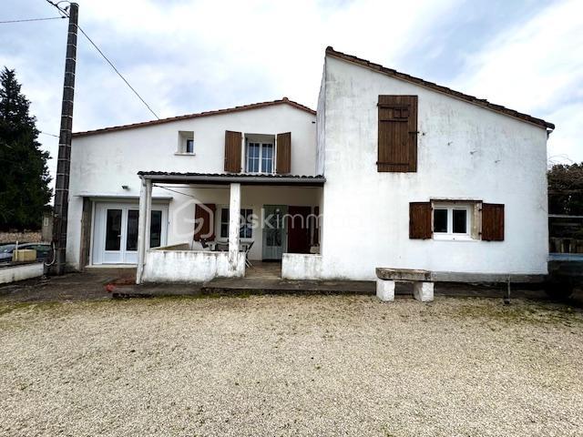 Maison - 136 m² - 8 pièces