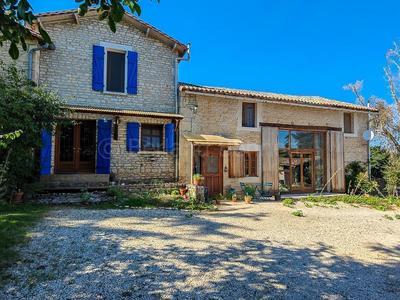 Maison en pierre - 287 m² - 9 pièces