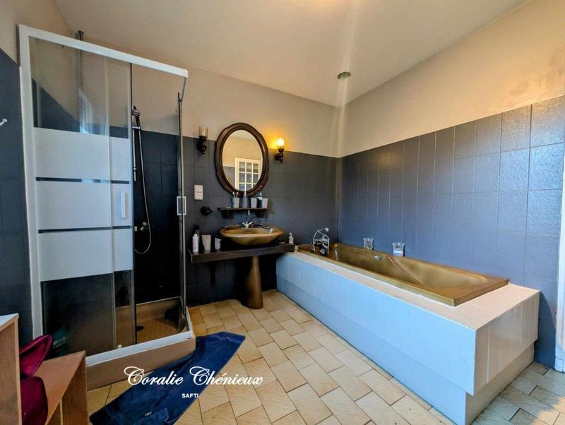 Maison - 187 m² - 6 pièces