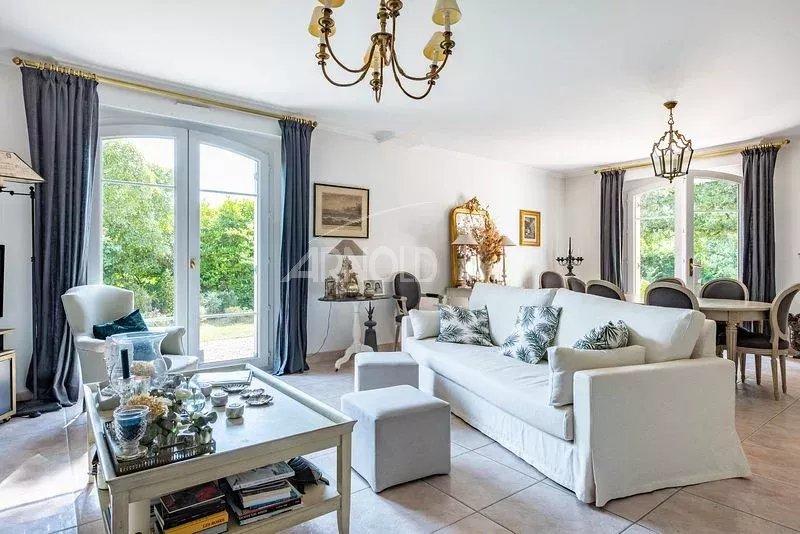 Maison - 165 m² - 6 pièces