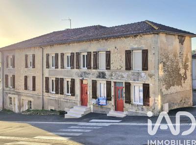 Maison - 234 m² - 8 pièces