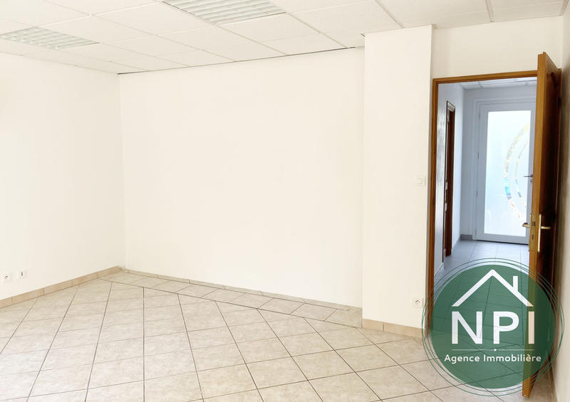 Maison - 280 m² - 9 pièces