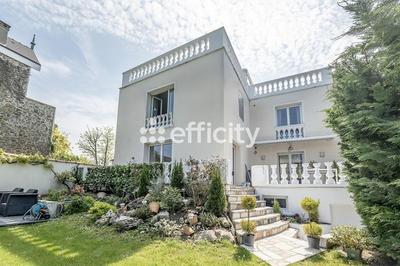 Maison - 179 m² - 6 pièces