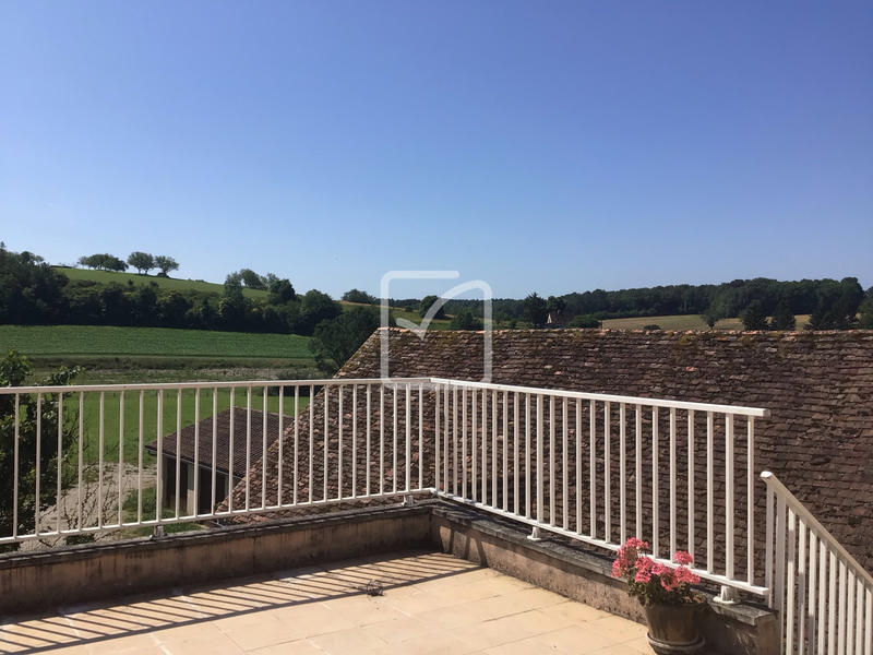 Maison - 397 m² - 17 pièces