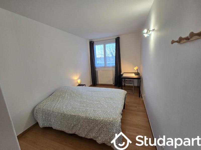 Chambre - 11 m² - 1 pièce
