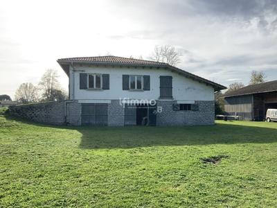 Maison - 382 m² - 9 pièces