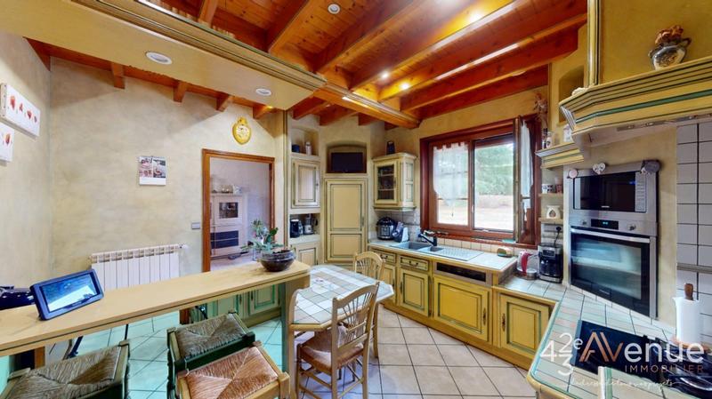 Maison - 156 m² - 9 pièces