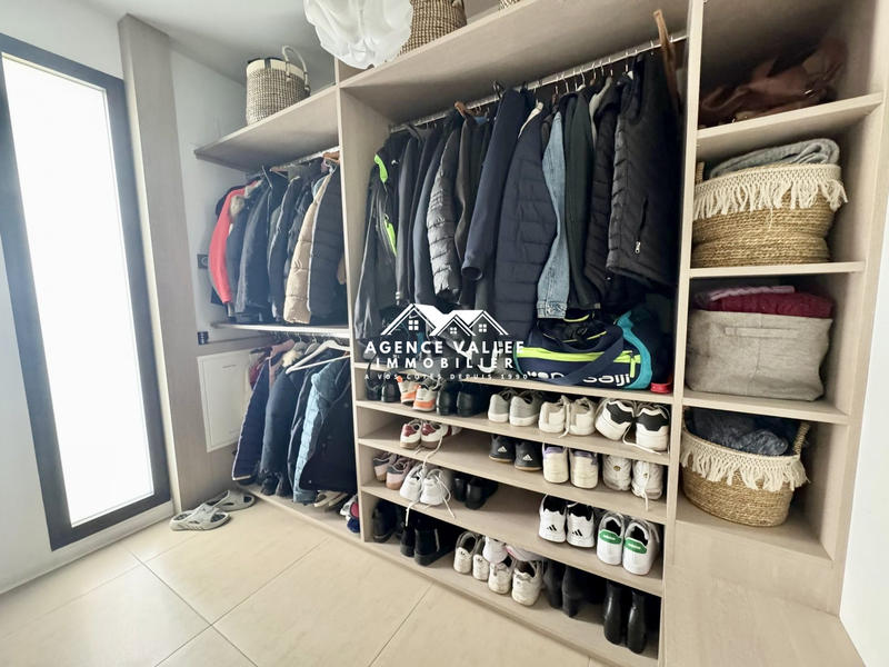 Maison - 280 m² - 8 pièces