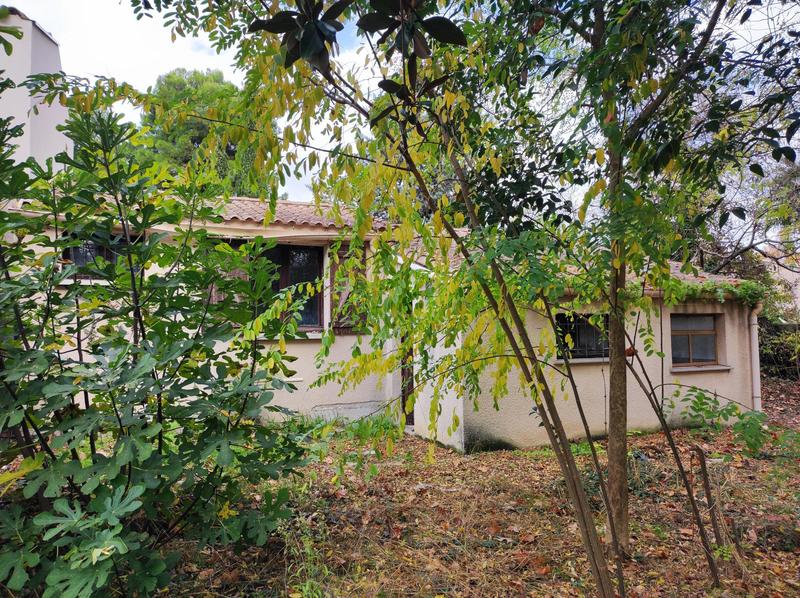 Terrain constructible - 813 m²