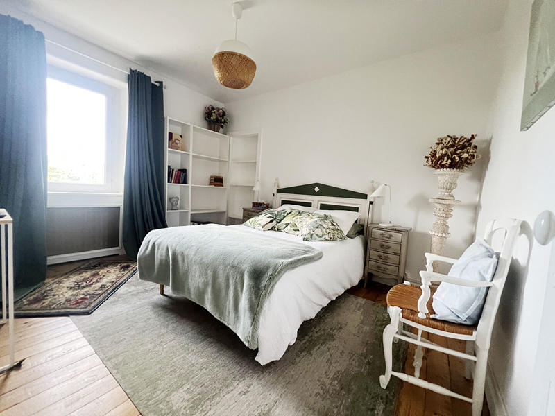 Maison - 200 m² - 7 pièces