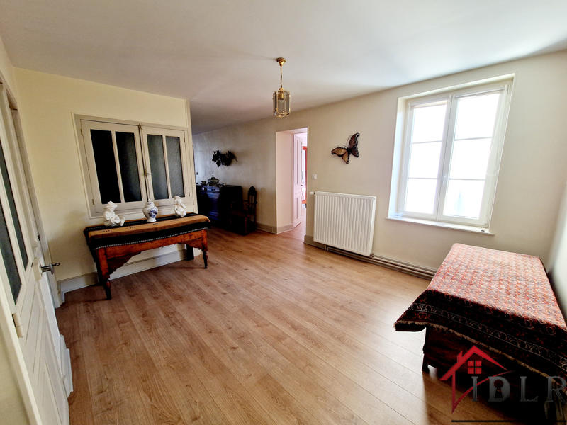 Maison - 260 m² - 6 pièces