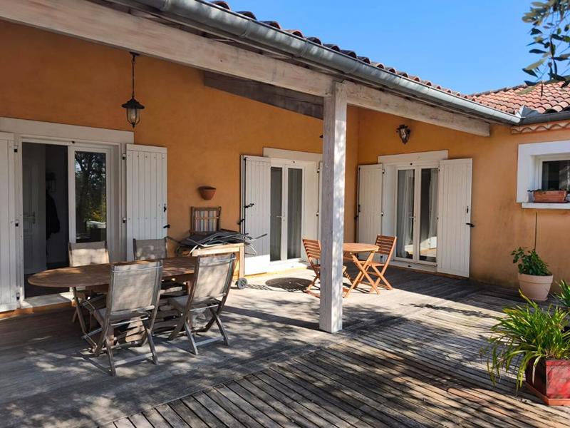 Maison - 230 m² - 7 pièces